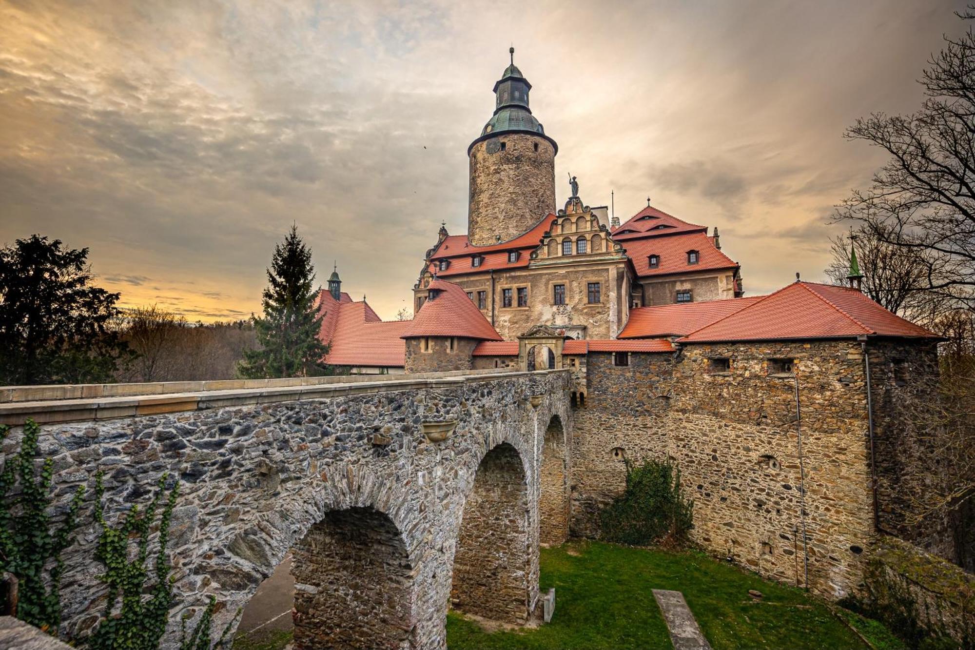 Zamek Czocha Aparthotel Lesna Bagian luar foto