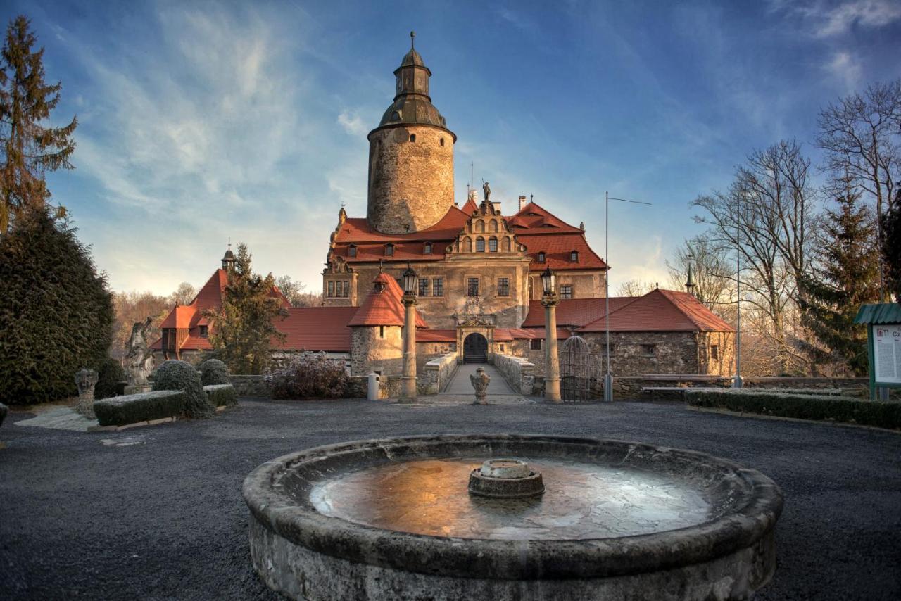 Zamek Czocha Aparthotel Lesna Bagian luar foto